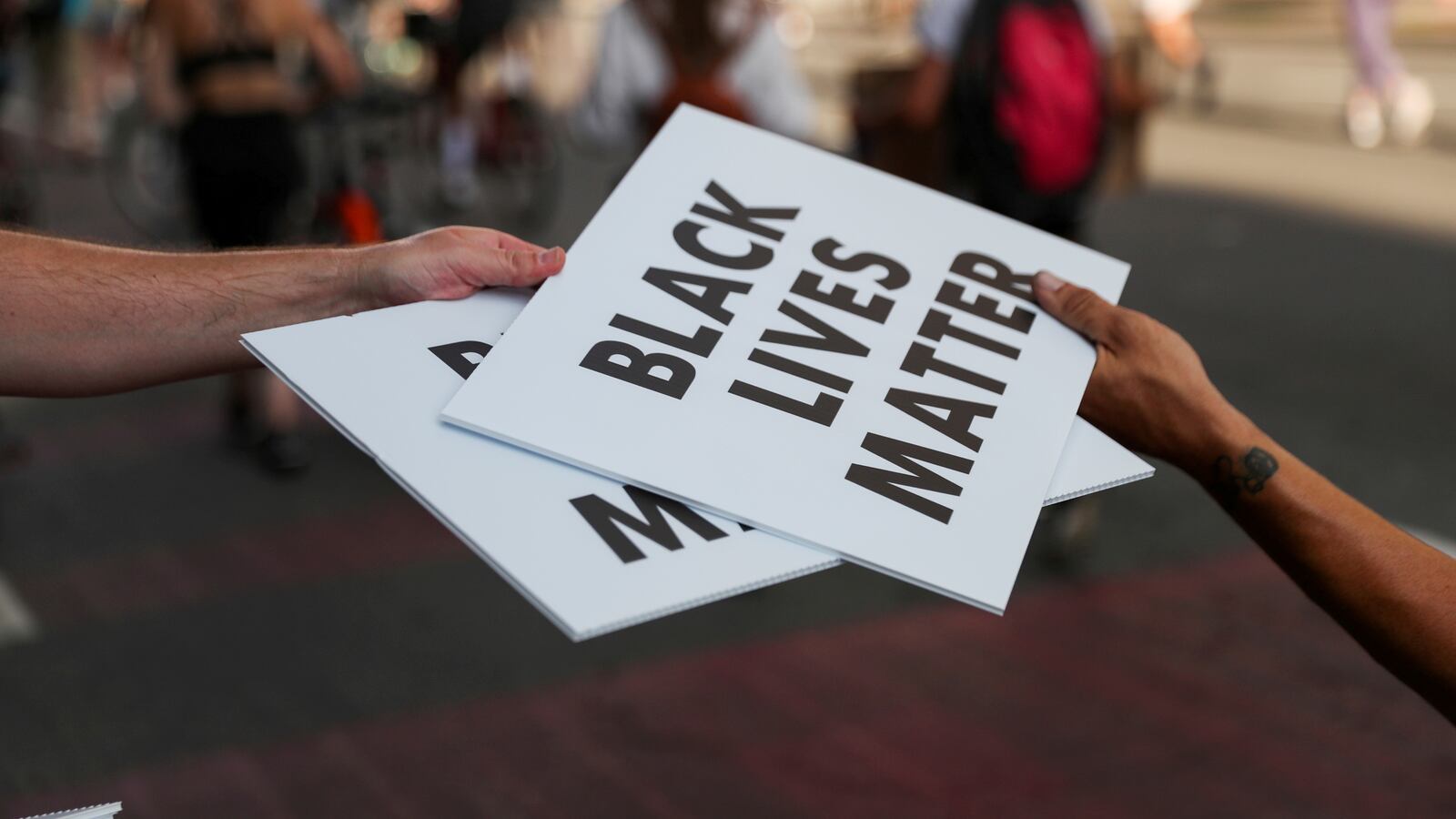 2020-06-23T000000Z_1259843967_RC2AFH9QA1GC_RTRMADP_3_MINNEAPOLIS-POLICE-WASHINGTON_cwxmp2