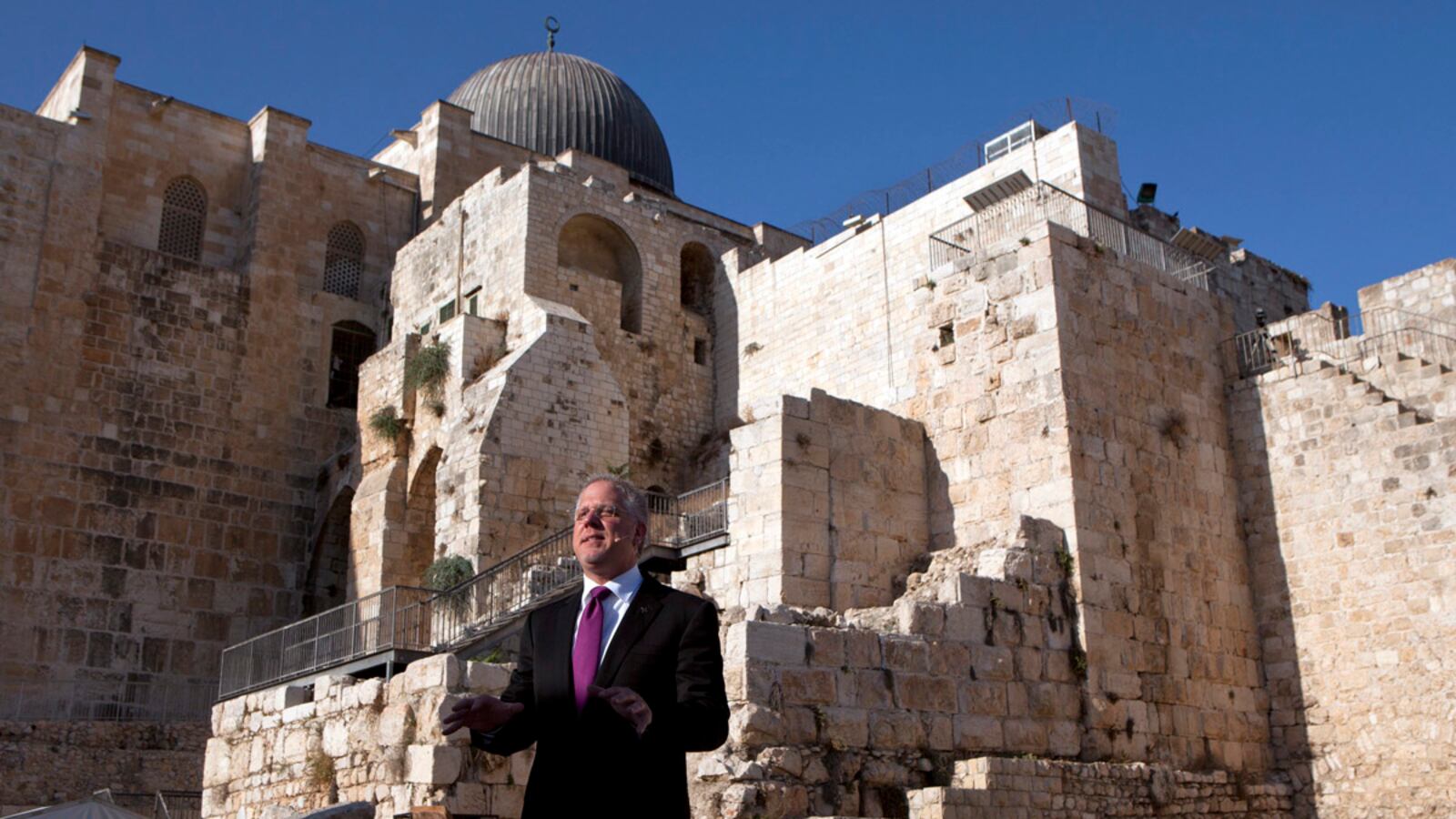 articles/2011/08/25/glenn-beck-s-restoring-courage-tour-attacks-israel-s-critics/glenn-beck-israel-rally-goldberg_nxxgre