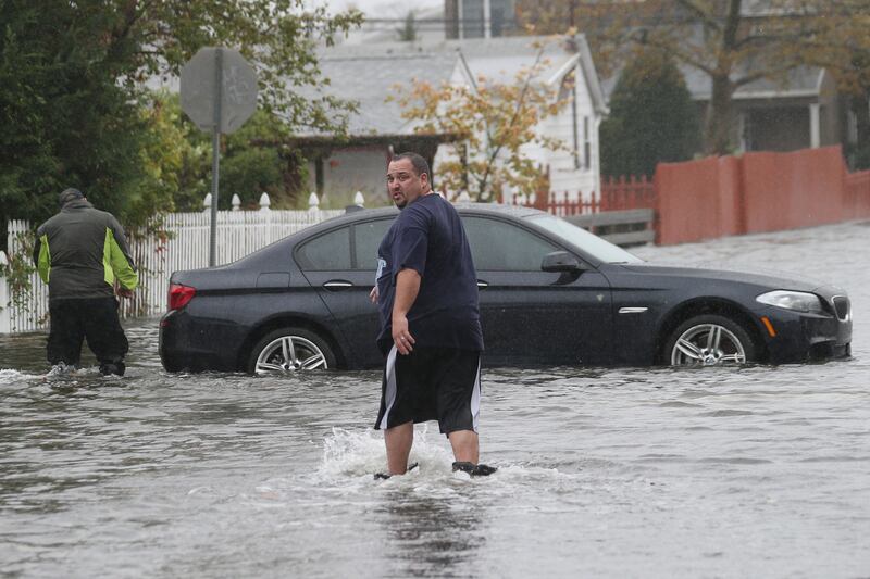 articles/2012/10/30/hurricane-sandy-politicize-this-tragedy/politicize-hurricane-sandy-beinart-tease_pr3p4r