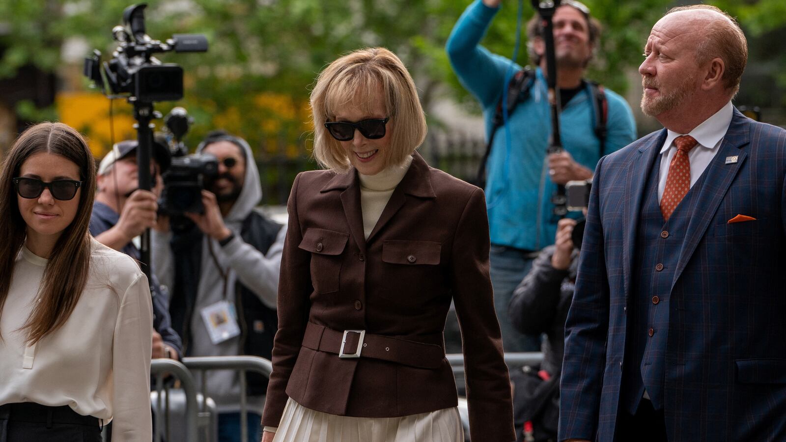 2023-05-09T134938Z_1643556289_RC21V0AH7N9E_RTRMADP_3_USA-TRUMP-DEFAMATION-LAWSUIT_ybzqdp