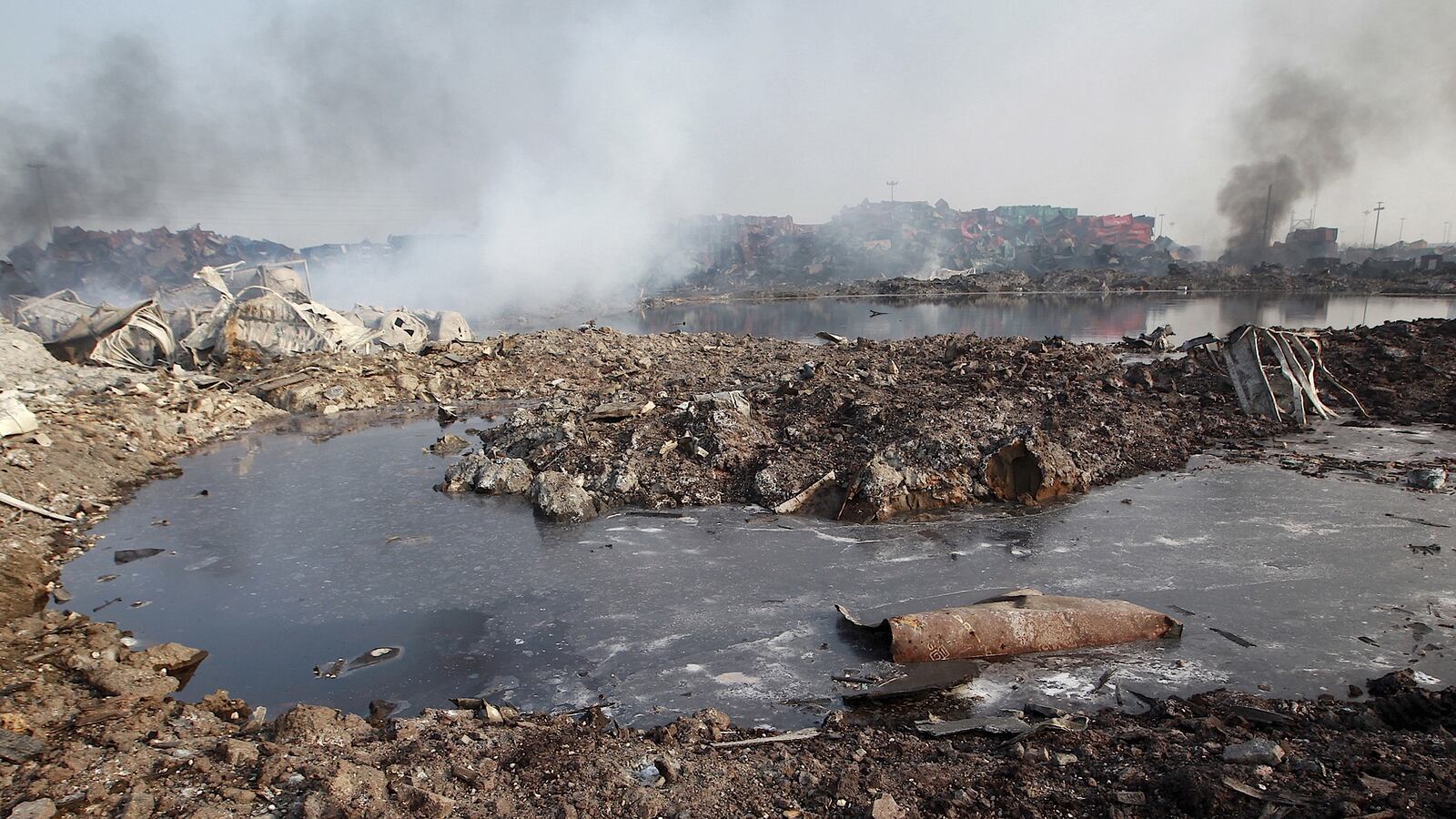 cheats/2015/08/20/cyanide-found-after-tianjin-fire/150820-tianjin-cyanide-water-cheat_cm73tm