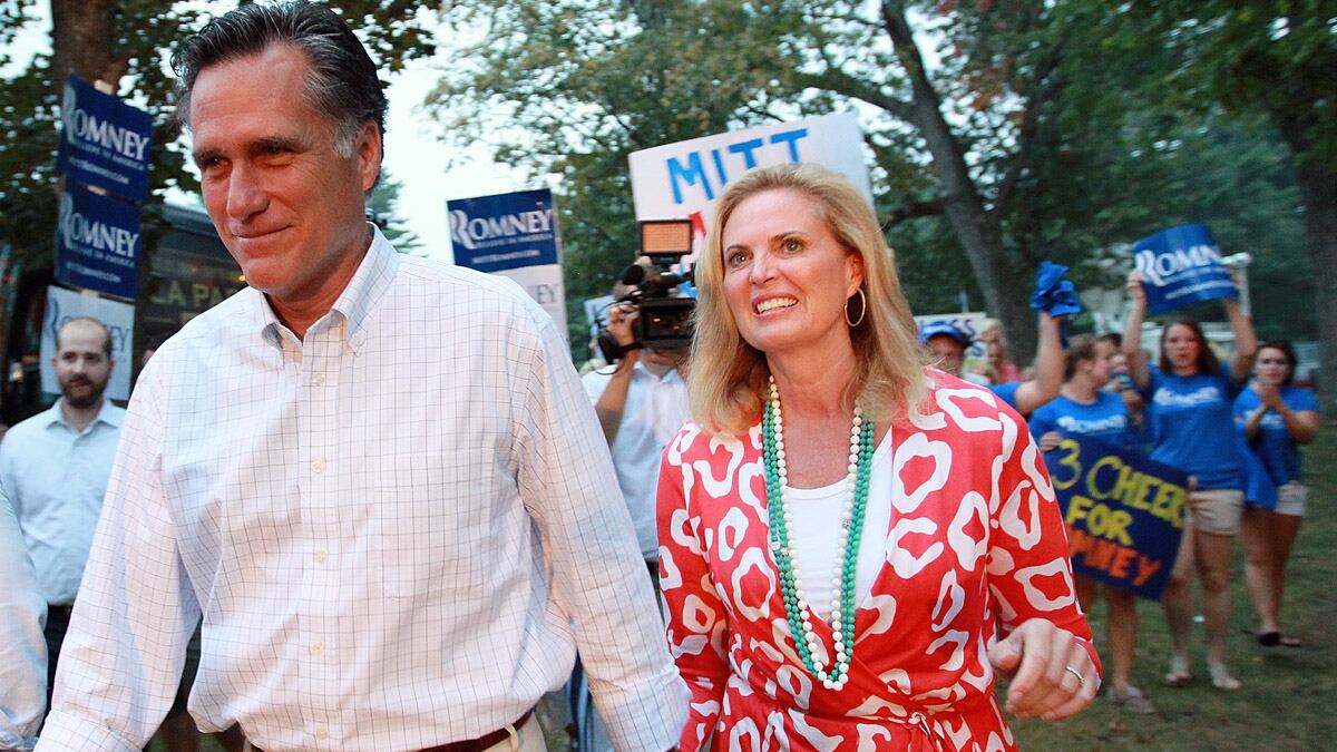 cheats/2011/09/05/romney-courts-tea-party-in-n-h/romney-new-hampshire-cheat_i9ahsr