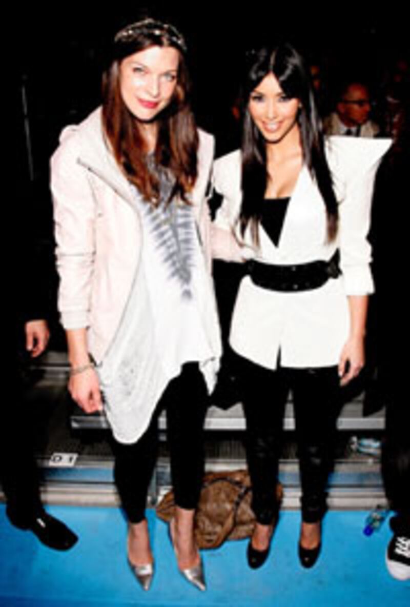 articles/2009/02/16/kanyes-with-the-band/espinosa-jovovich_zjdphv