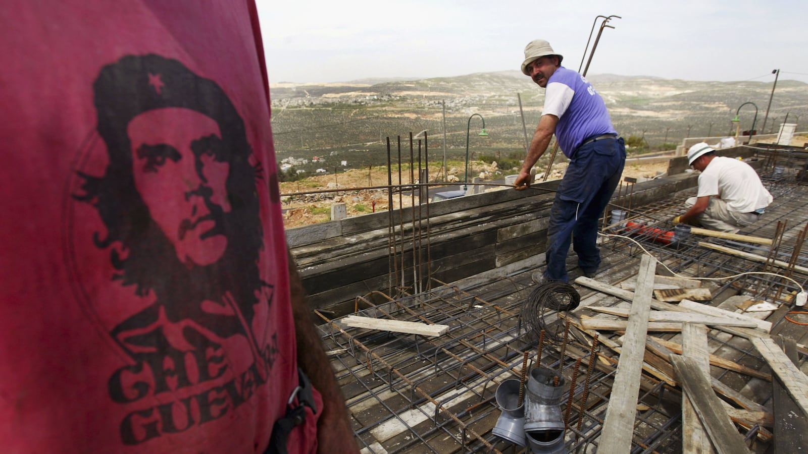 articles/2013/10/21/two-blockbuster-new-reports-on-settlements/OZ__settlement_construction_o0gsnj