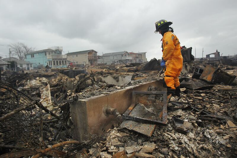 galleries/2012/10/30/hurricane-sandy-heroes-from-coast-guard-rescuers-to-red-cross-volunteers-photos/firefighters-sandy-heroes_vr1af7