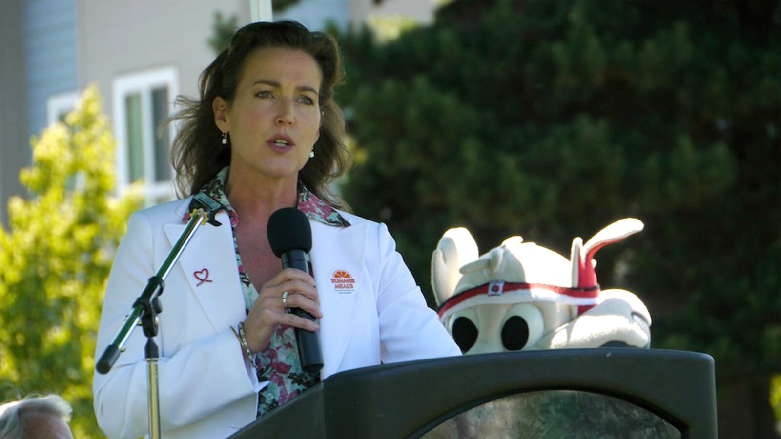 cheats/2014/10/14/oregon-first-lady-bought-land-to-grow-pot/141014-oregon-first-lady-pot-cheat_au3yjh