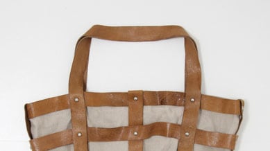 galleries/2009/06/03/the-new-beach-essentials/beach-bag---zimmerman-bag_t1ly5z