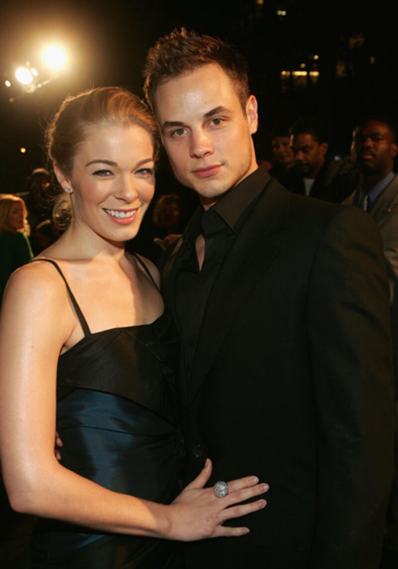 galleries/2012/06/07/10-celebrity-teen-brides-miley-cyrus-drew-barrymore-more-photos/teen-brides-rimes_t8iz9h