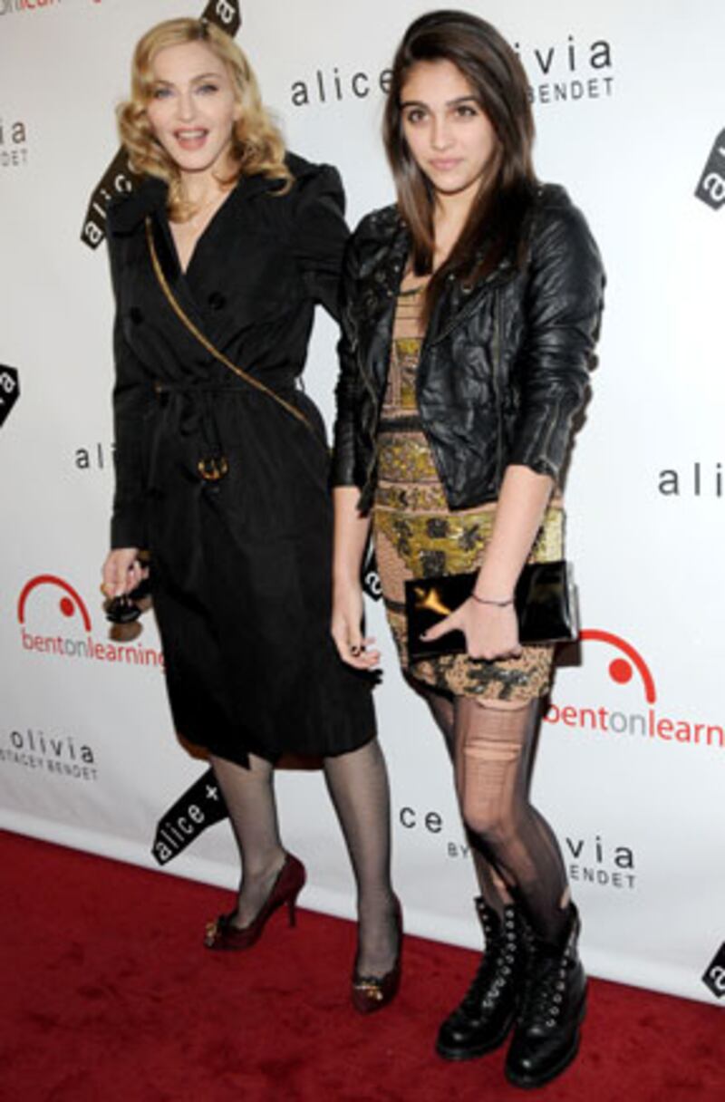 galleries/2010/07/25/the-new-material-girl/lourdes-fashion---ripped-tights_ukujcm