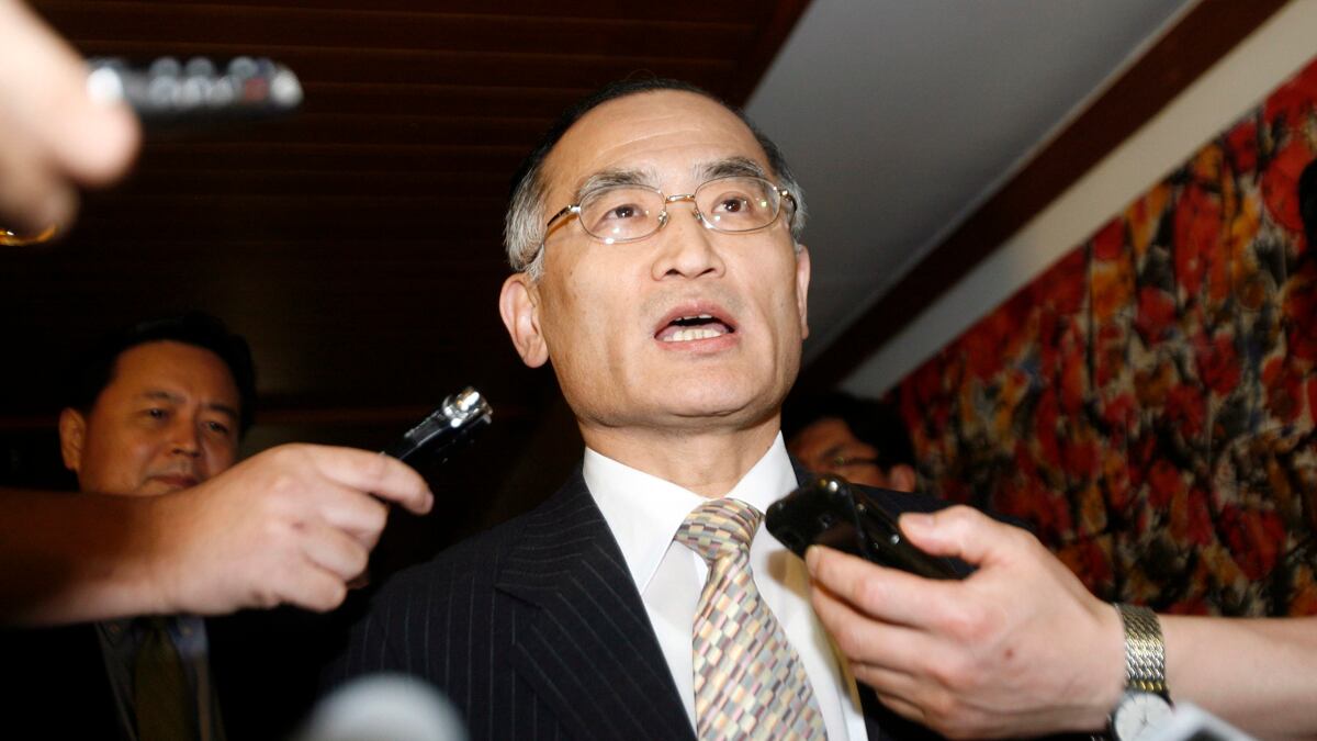 cheats/2011/07/22/north-and-south-korea-discuss-nukes/korean-nuclear-negotiations-cheat_rsbfaj