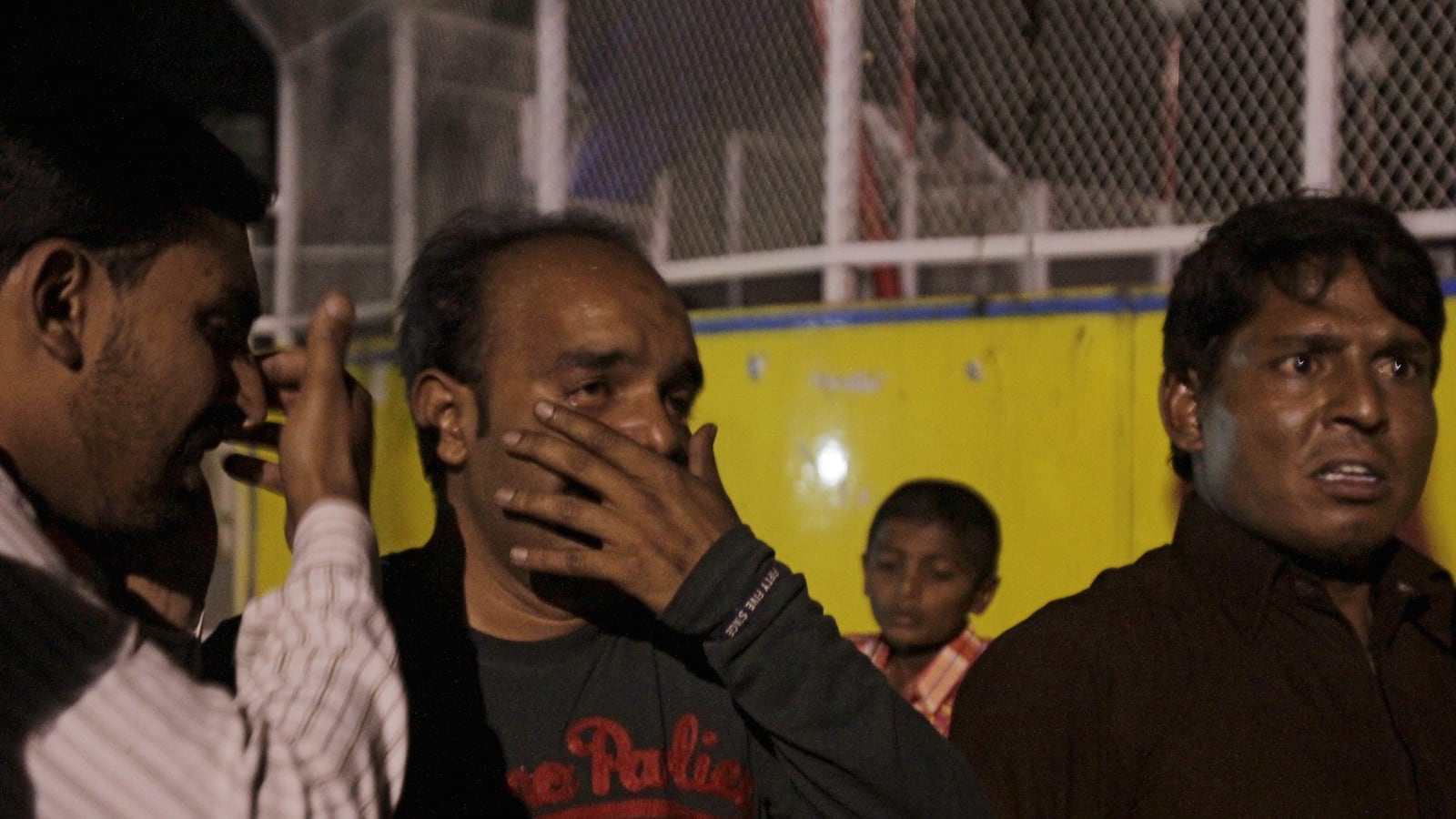 cheats/2016/03/27/scores-dead-in-pakistan-explosion/160327-pakistan-cheat_unytax