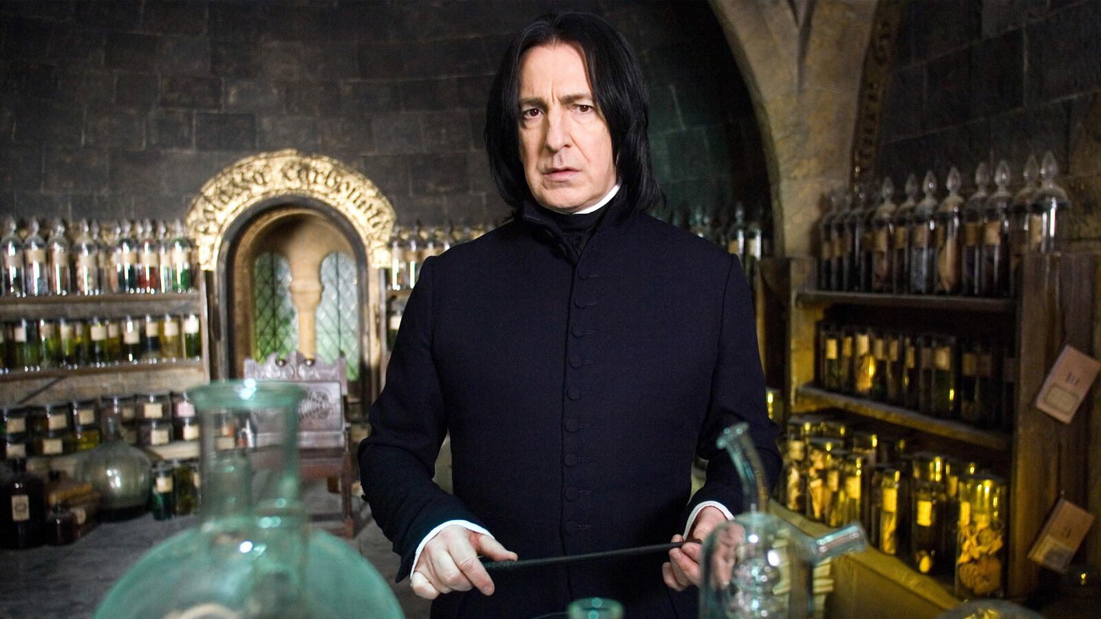 articles/2017/05/02/j-k-rowling-sorry-i-killed-snape/170502-Jones-J-K-Rowling-snape-tease_gwrtkf