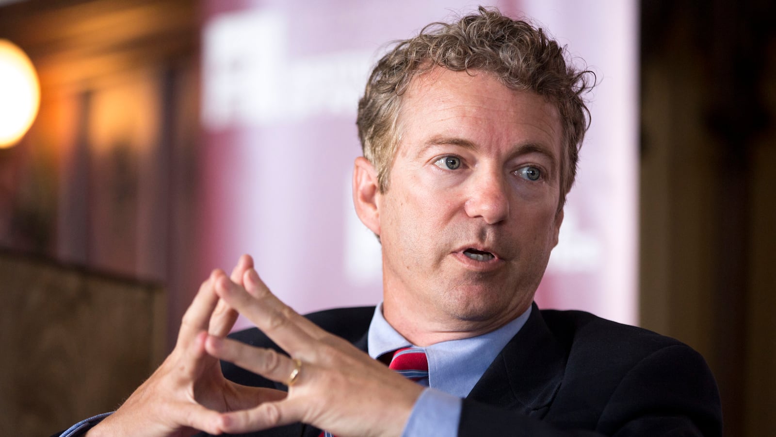 articles/2014/09/03/rand-paul-wants-to-team-up-with-assad-and-iran-to-stop-isis/140903-nuzzi-rand-tease-new_osiluo