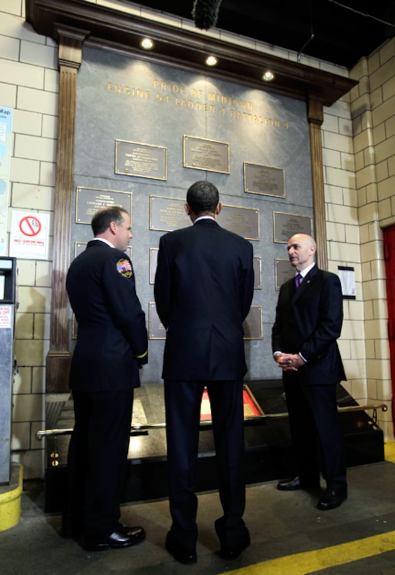 galleries/2011/05/05/obama-visits-ground-zero/obama-gound-zero-03_mcdowz