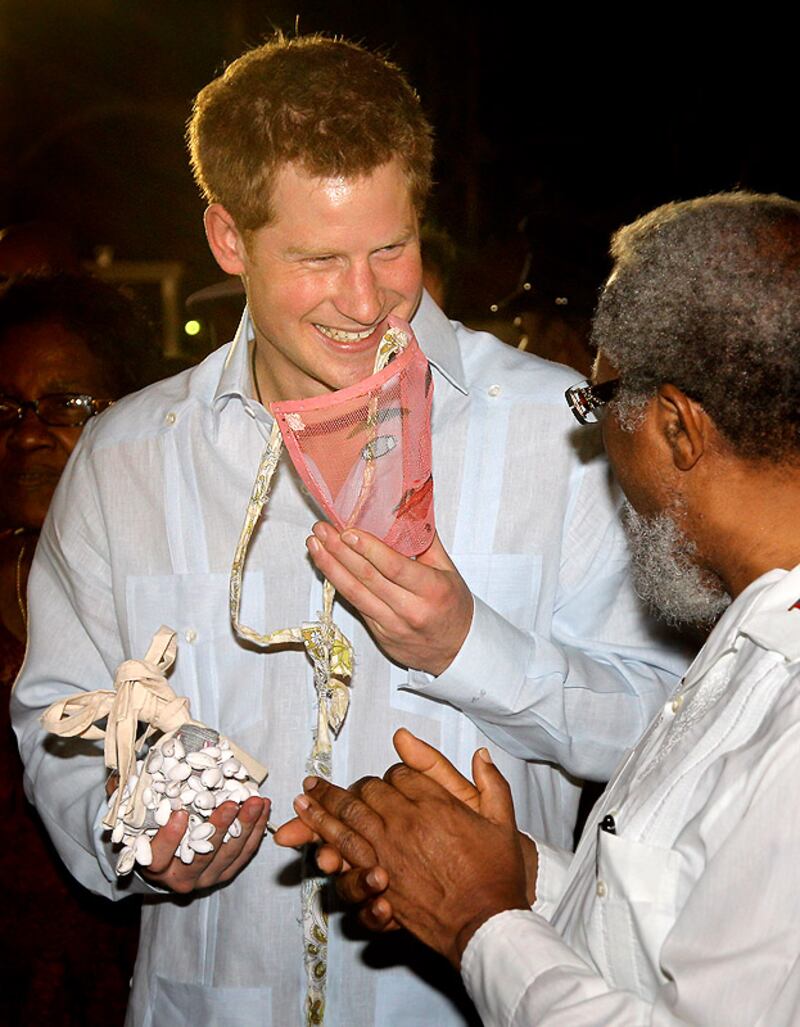 galleries/2012/03/06/prince-harry-on-tour-photos/GAL-harry-bahamas-03_ctztgr