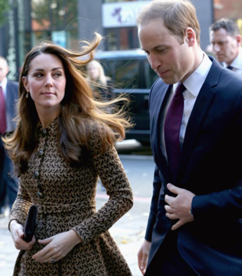 articles/2013/11/19/kate-connects-with-orla-kiely-coat/kate-connect1_xuexhx