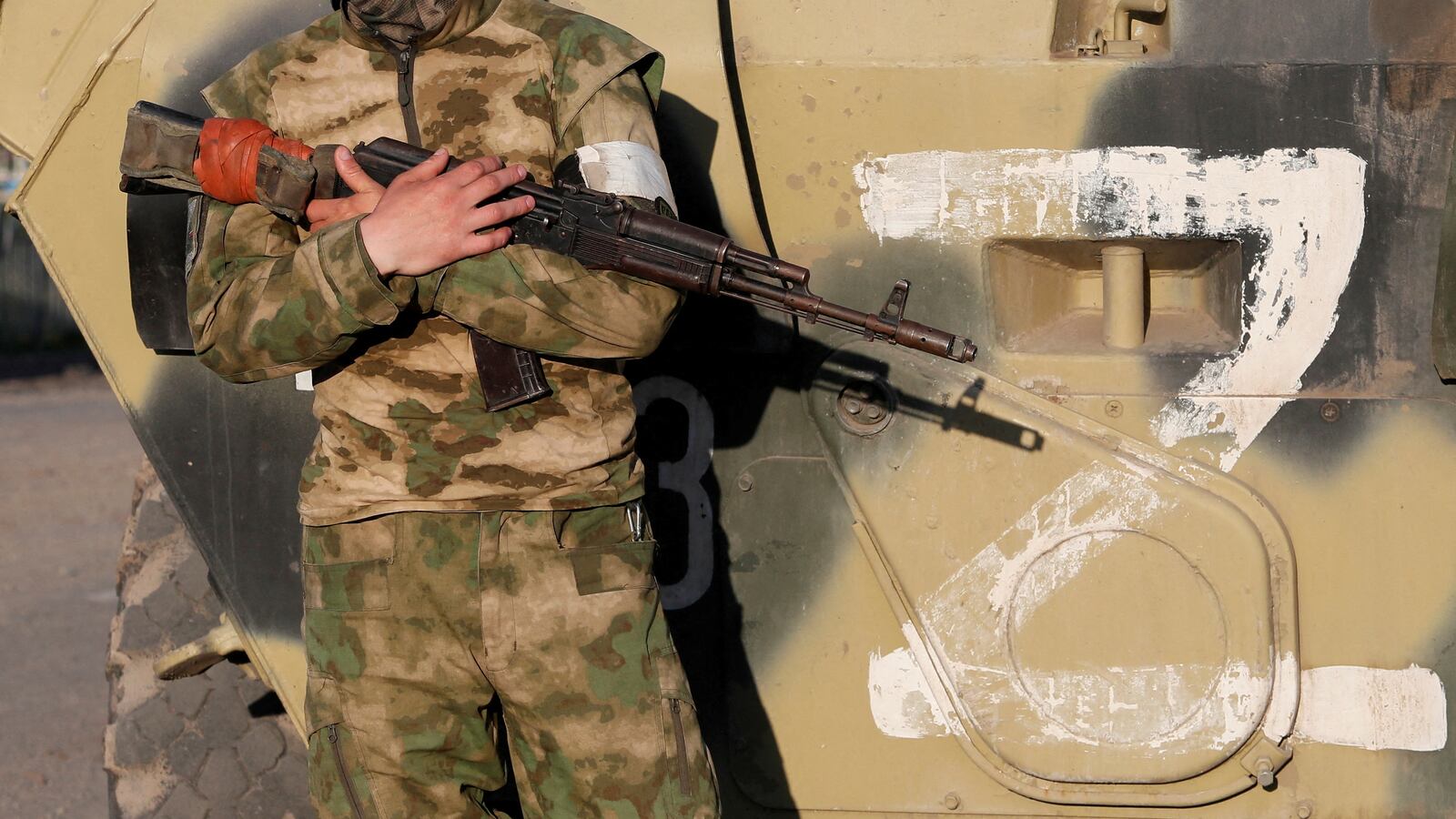 2022-05-16T000000Z_1663487008_RC2F8U9BF8KH_RTRMADP_3_UKRAINE-CRISIS-AZOVSTAL-SERVICEMEN_djudjc