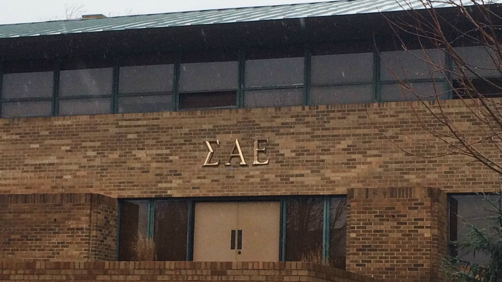 cheats/2015/03/13/oklahoma-s-sae-frat-may-sue-university/150313-oklahoma-sae-cheat_lpxpon