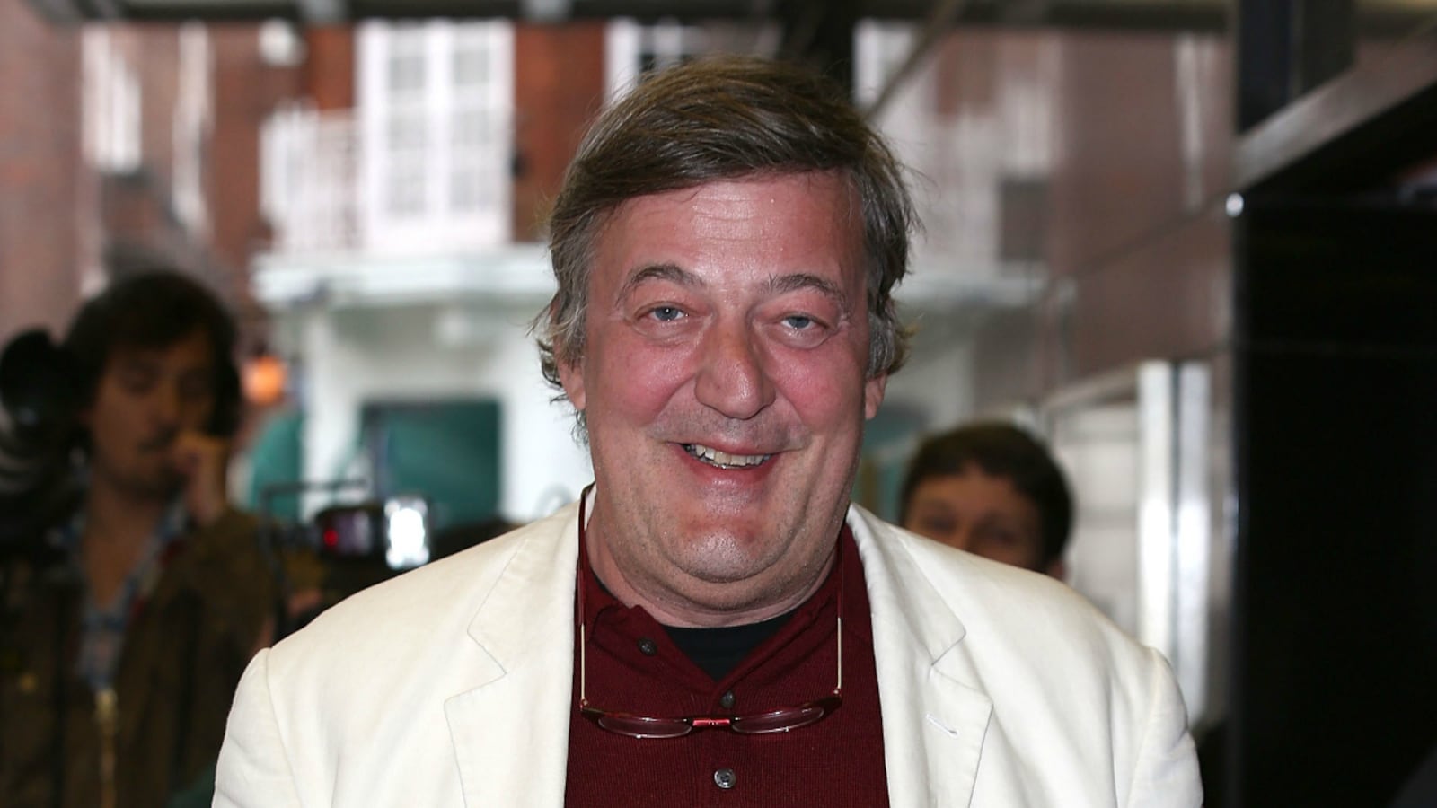 articles/2013/09/20/stephen-fry-v-peter-hitchens-feud-reignites-after-journalist-accuses-him-of-not-writing-his-own-tweets/fry-olympic-boycott-cheat_lhtnnd