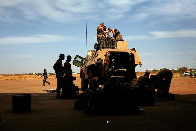 galleries/2013/01/15/french-troops-arrive-in-mali-photos/mali-troops-tease_i9mpul