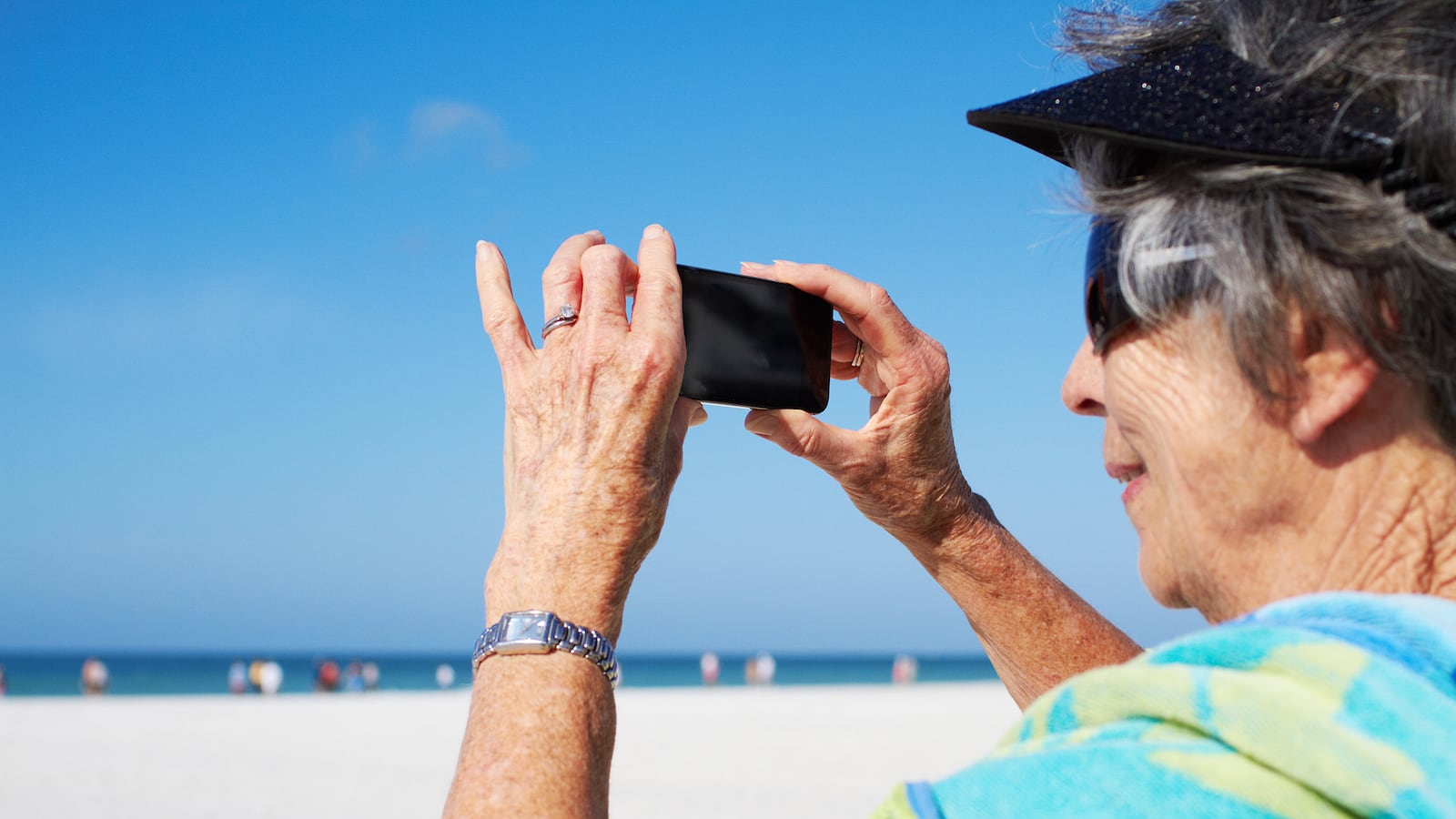 articles/2013/07/10/oops-florida-has-outlawed-computers-and-smartphones-says-new-lawsuit/130710-shapiro-florida-tease-embed_cfqukm