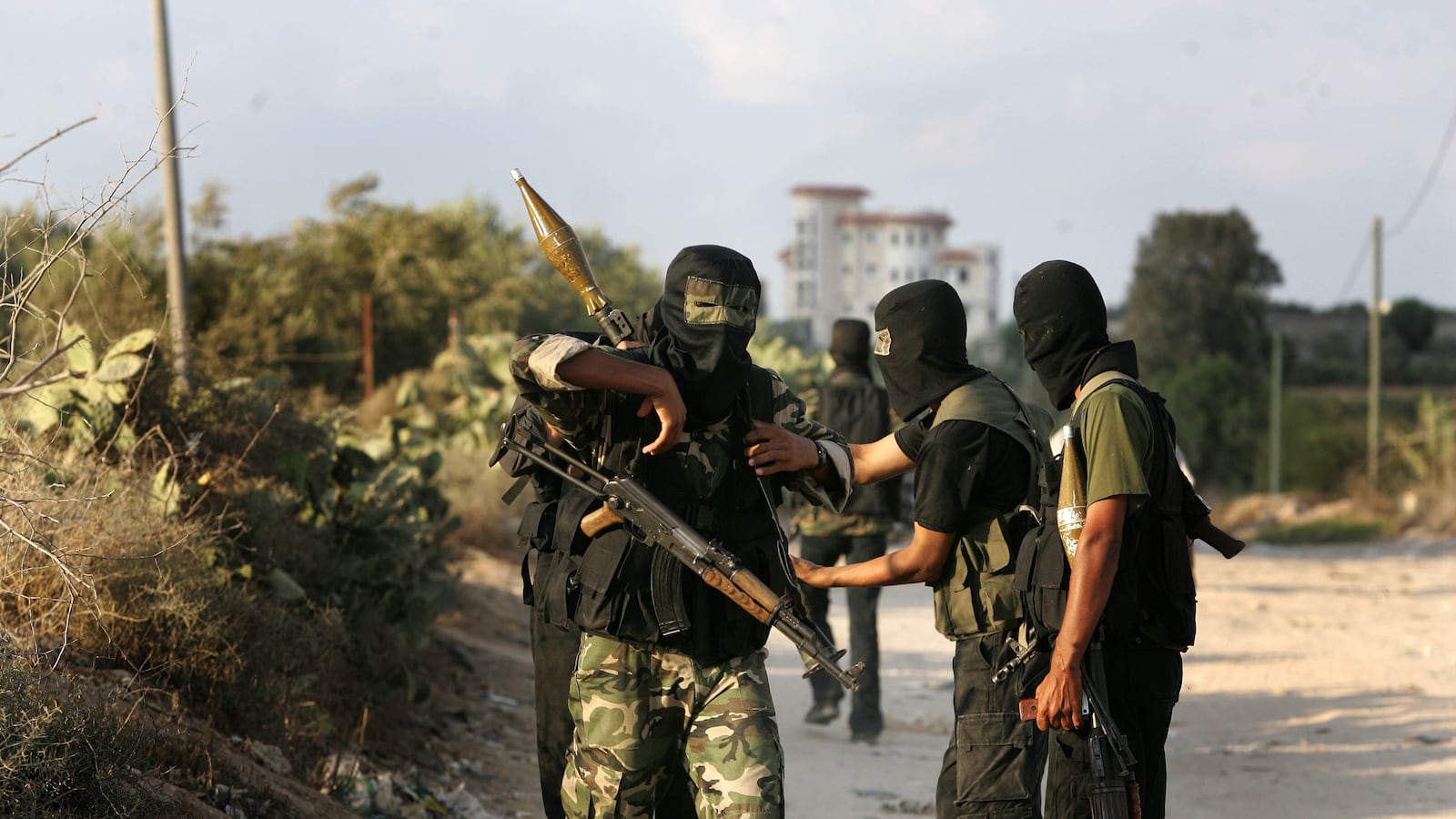 articles/2013/02/18/how-do-you-defeat-an-invisible-army/how-do-you-defeat-an-invisible-army-image_zacufi