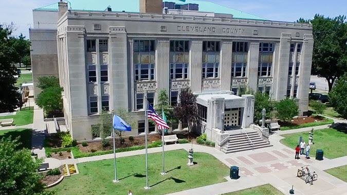 Norman_Courthouse_vd0gcd