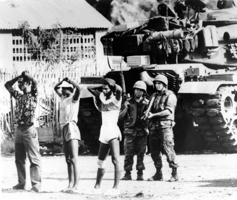 galleries/2012/01/27/famous-navy-seal-operations-photos/seal-operations-grenada_dzuq9g