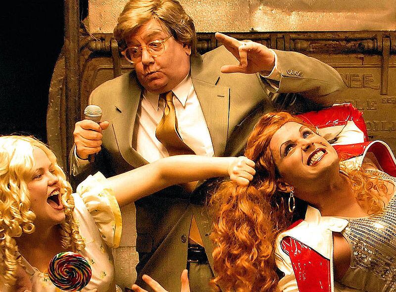 galleries/2011/11/13/wiikileaks-opera-and-more-music-productions-ripped-from-headlines/tabloid-operas-jerry-springer_yy4zrs