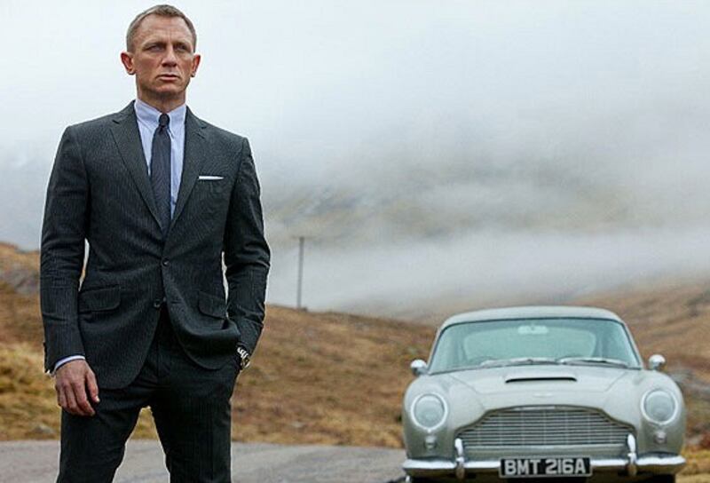 articles/2012/11/26/why-didn-t-bond-dress-like-bond/Screen_Shot_2012-11-26_at_1.57.11_PM_zkvndw