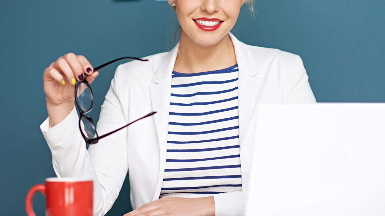 articles/2015/09/11/tech-company-hires-pretty-girls-to-boost-morale/150911-coolman-pretty-women-tease_mzhb1x