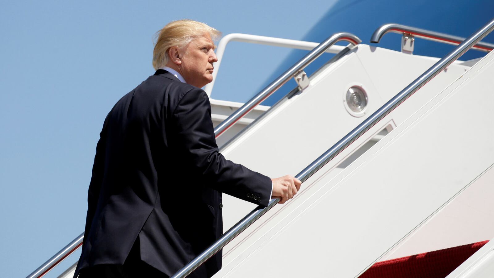 articles/2017/04/18/how-trump-s-taxes-might-trigger-impeachment/170418-Lichtman-trump-tease_y4dyiy