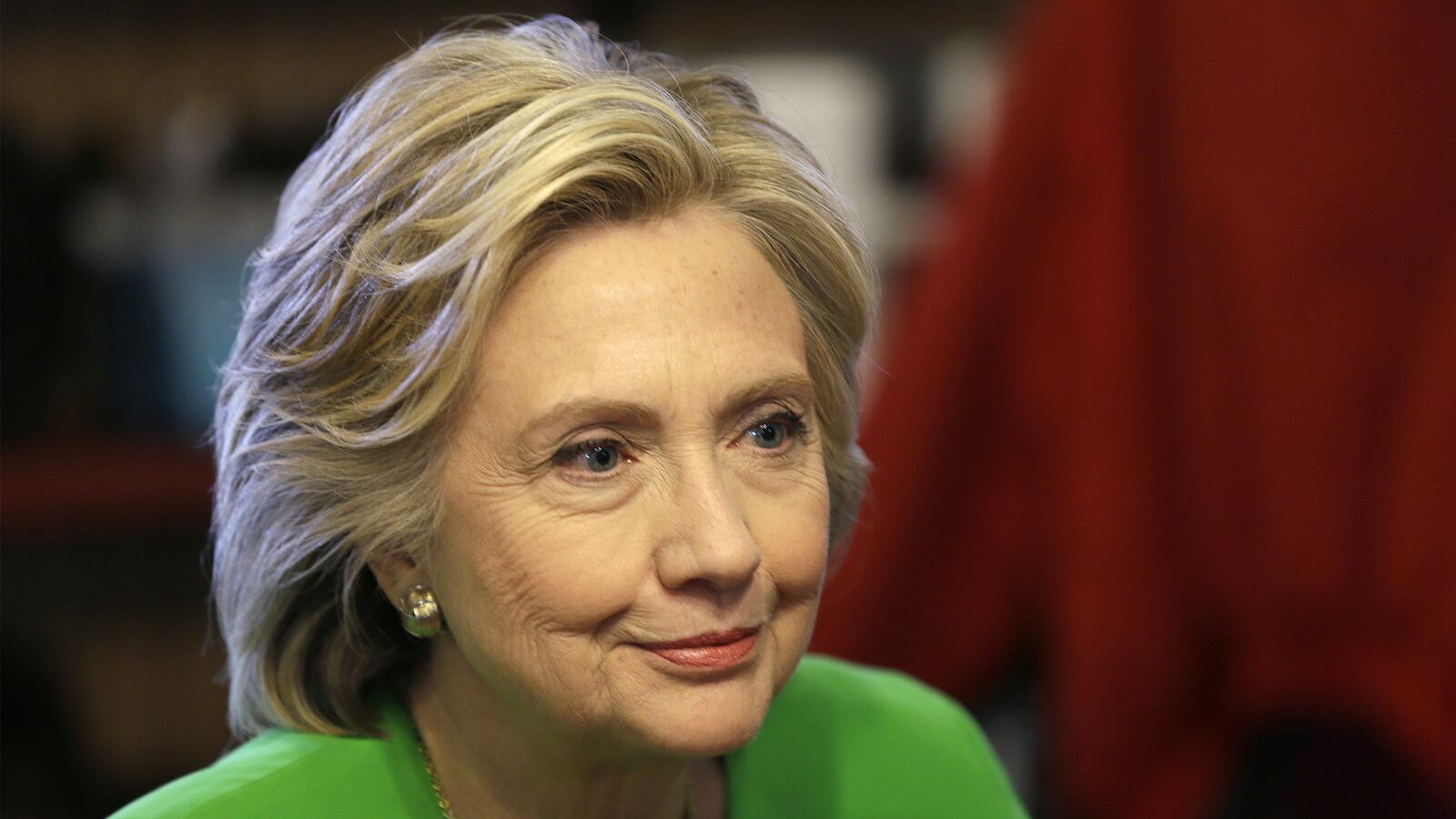 articles/2015/04/20/graham-and-clinton-want-to-reign-in-campaign-cash-but-how/150419-clift-hillary-superpac-tease_whrwx7