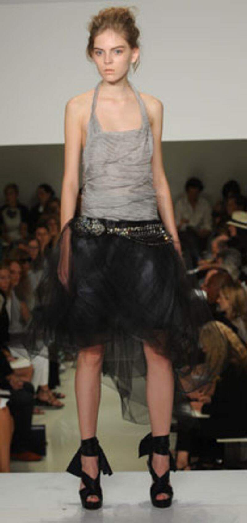 galleries/2009/09/15/ny-fashion-week-day-6/fashion-day-6---vera-wang-1_pvmqgp