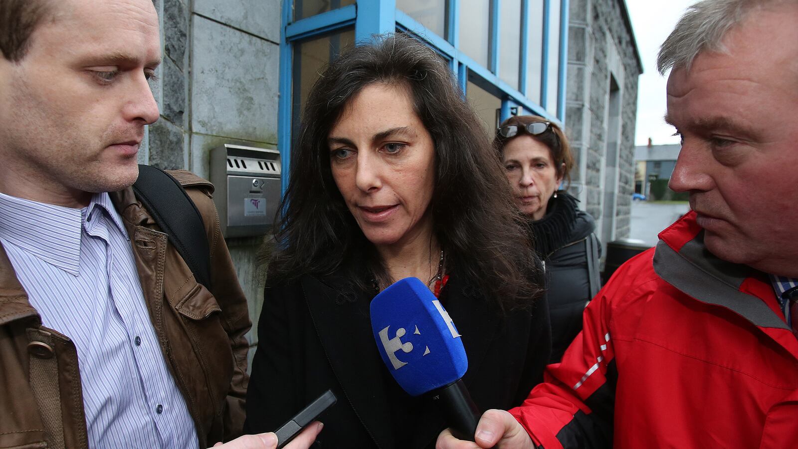 articles/2014/01/08/designer-s-niece-in-yuppie-air-rage/140108-sykes-lauren_bxbnmw