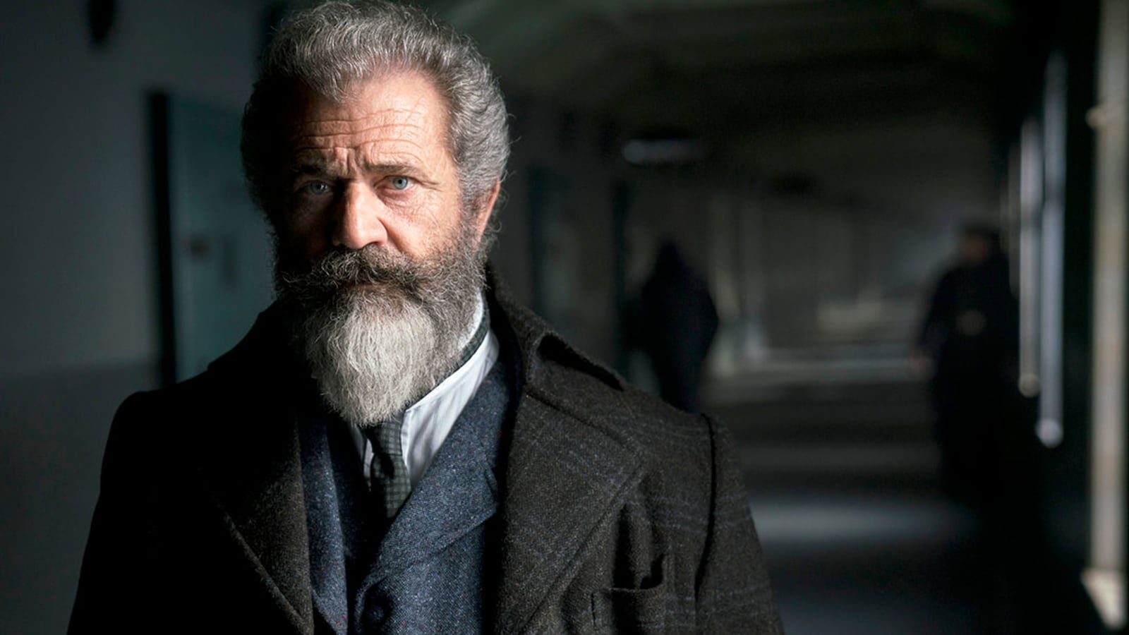 190510-schager-mel-gibson-tease_p5wfmx