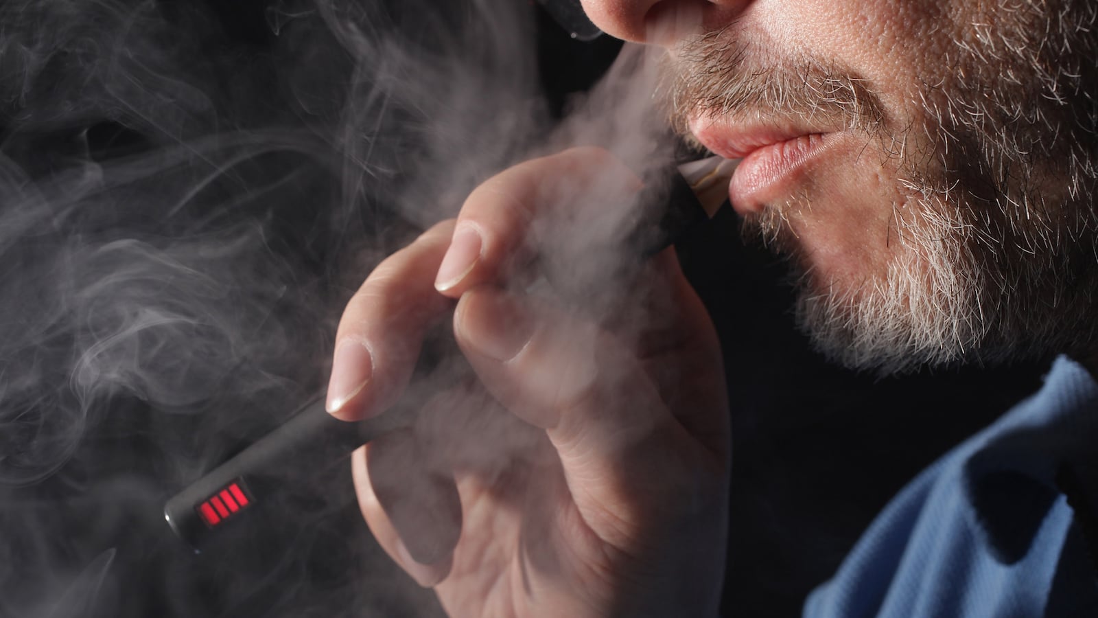 cheats/2013/09/05/e-cigarette-use-rising-among-teens/130130-Lake-Electronic-Cigarettes-tease_fqyoyv