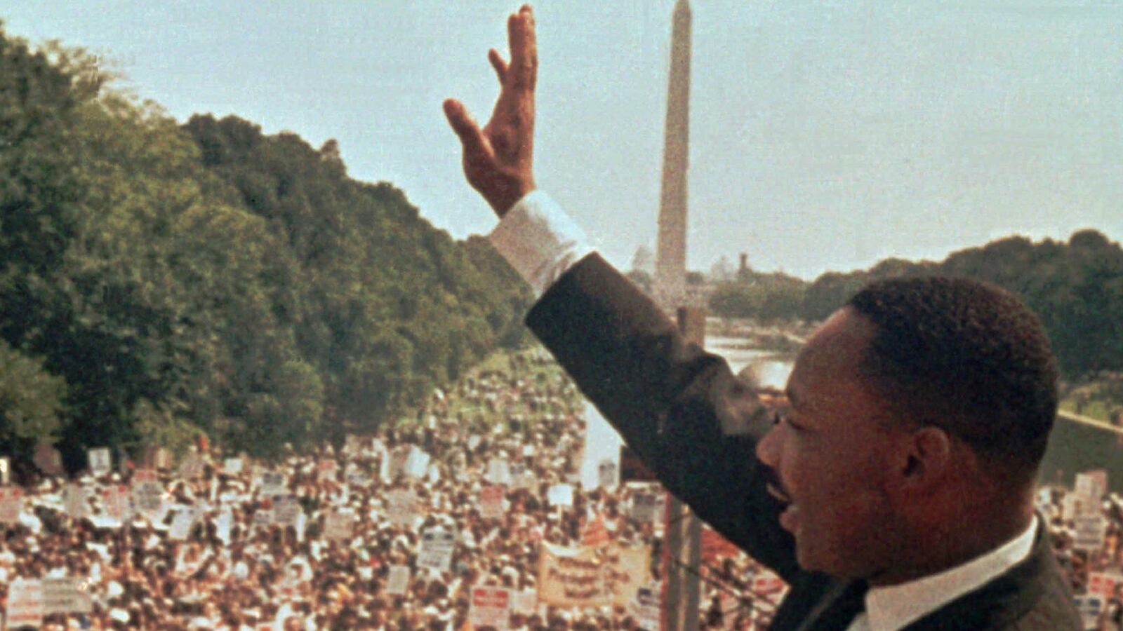 cheats/2013/08/28/report-mlk-jr-s-family-in-bus-crash/130828-MLK-family-cheat_dvyqog