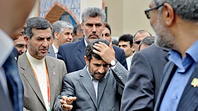 articles/2010/09/28/ahmadinejad-under-fire-in-iran/aslan-iran-chaos_129912_rdfxtp