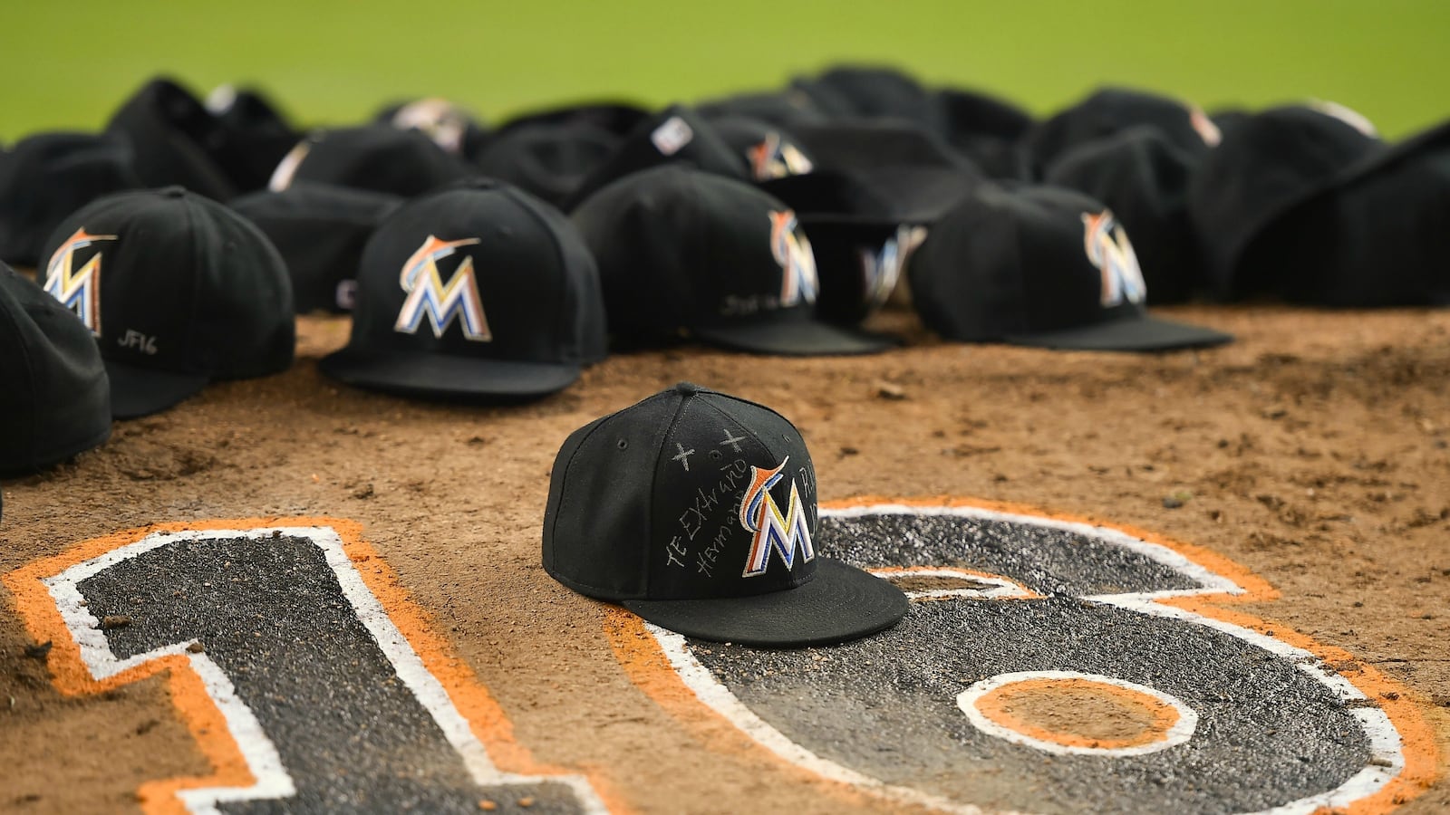 cheats/2016/10/30/jose-fernandez-had-alcohol-cocaine-in-his-system/161030-jose-fernandez-cheat_yb4aek