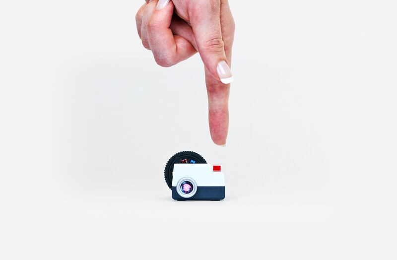 galleries/2012/12/06/2012-gift-guide-the-hipster-techie/guide-projecteo2560_jsbmin