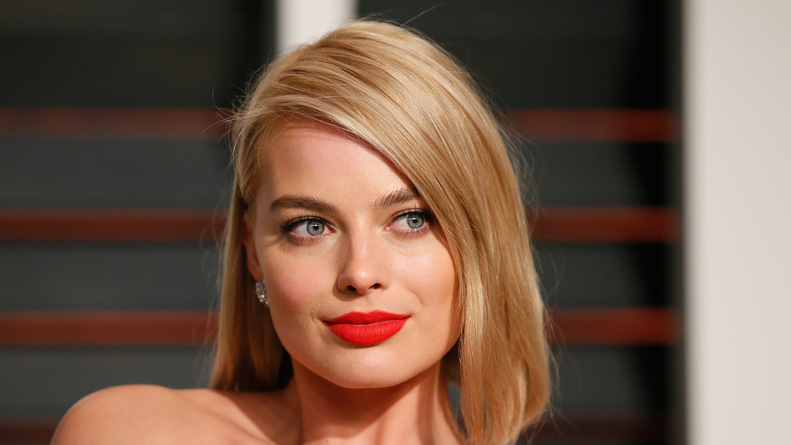 articles/2015/03/02/is-margot-robbie-the-next-marilyn-monroe-not-a-chance/150227-stern-robbie-tease_w8jpiv