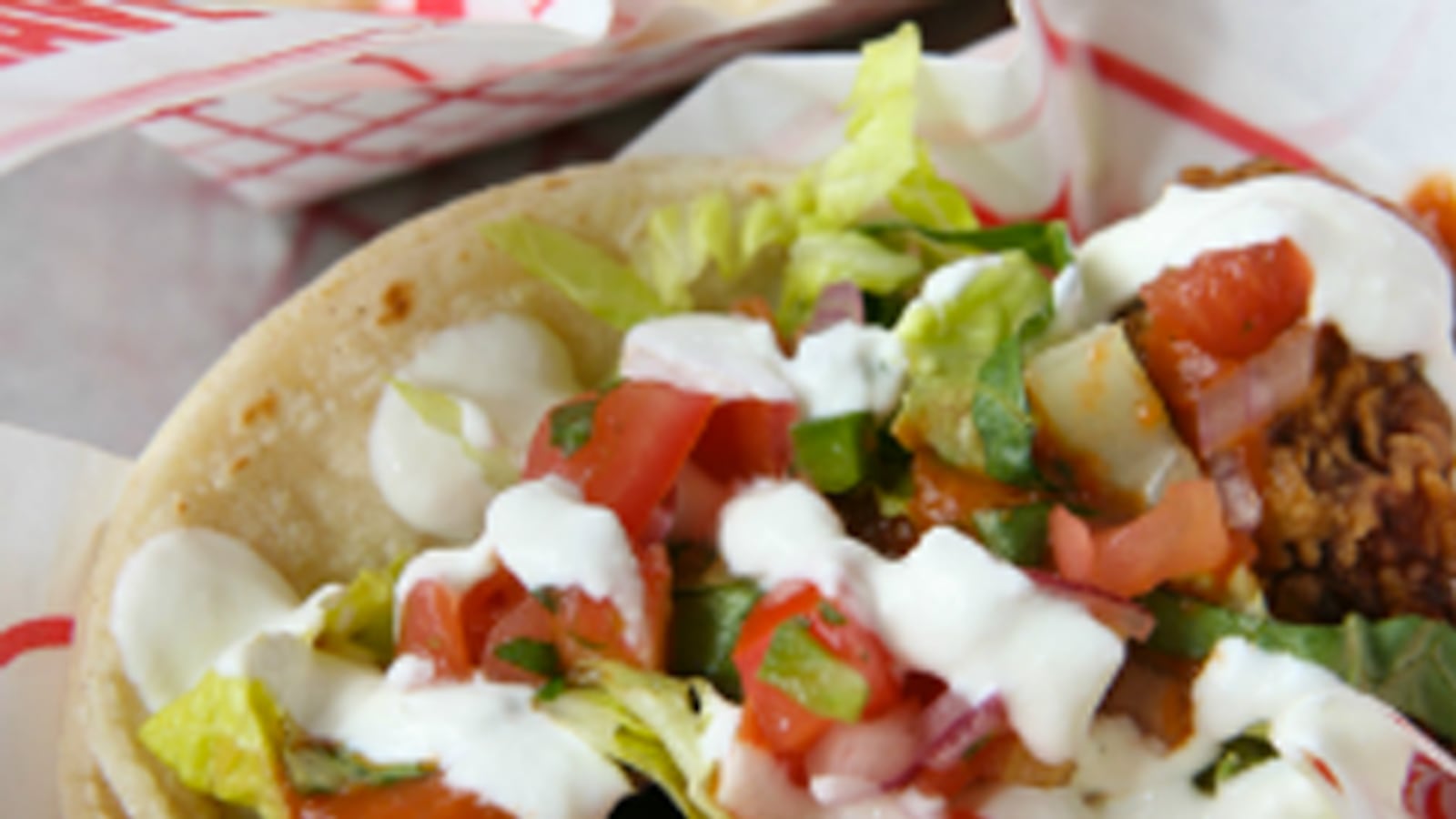 articles/2012/05/04/cinco-de-mayo-recipes-tacos-for-one-and-all/cinco-de-mayo-food-houston-alligator-taco_kouxpn