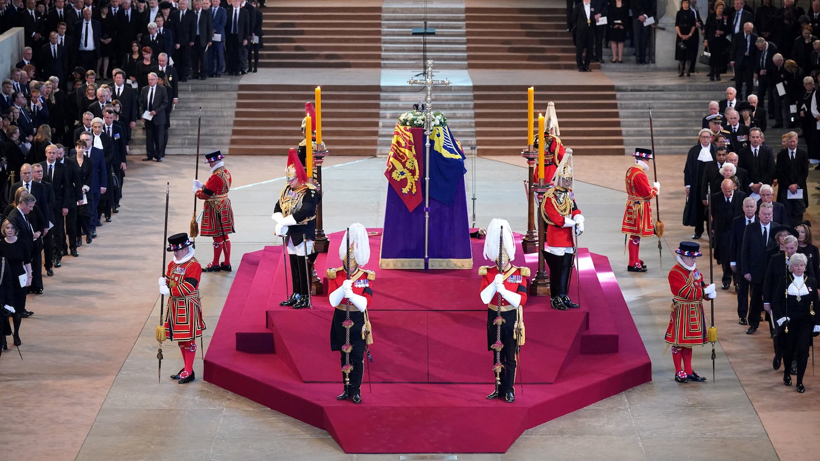 2022-09-14T173705Z_835156185_RC22HW9UFI9B_RTRMADP_3_BRITAIN-ROYALS-QUEEN_pufndt