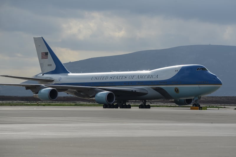 The Air Force One at the Eleftherios Venizelos International airport in Athens on November 16, 2016. Obama was on November 16 wrapping up the Greek leg of a farewell European trip with a visit to the Acropolis and an eagerly-awaited speech on democracy before heading to Berlin. On his final visit to Europe as president, Obama has chosen Greece, the "cradle of democracy", as the place to deliver a speech addressing the uncertainties that have led to the rise of populists like Donald Trump. (Photo by Wassilios Aswestopoulos/NurPhoto via Getty Images)