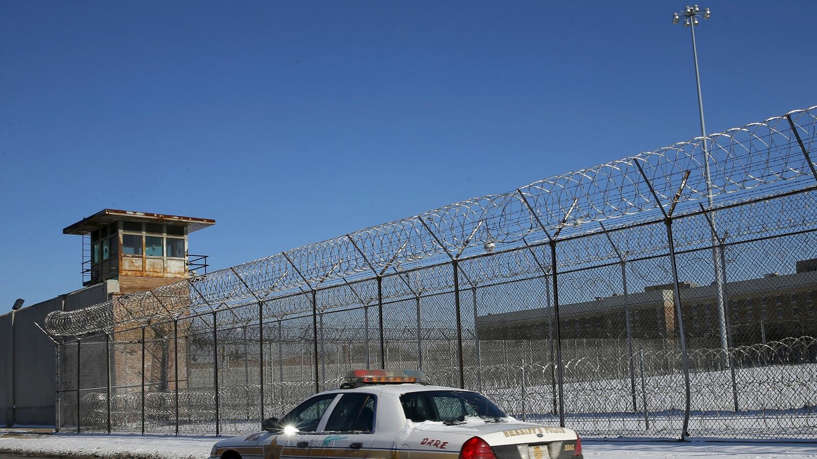 cheats/2016/11/30/man-gets-600k-for-chicago-jail-debacle/161129-lawsuit-chicago-jail-cheat_ms3tjg