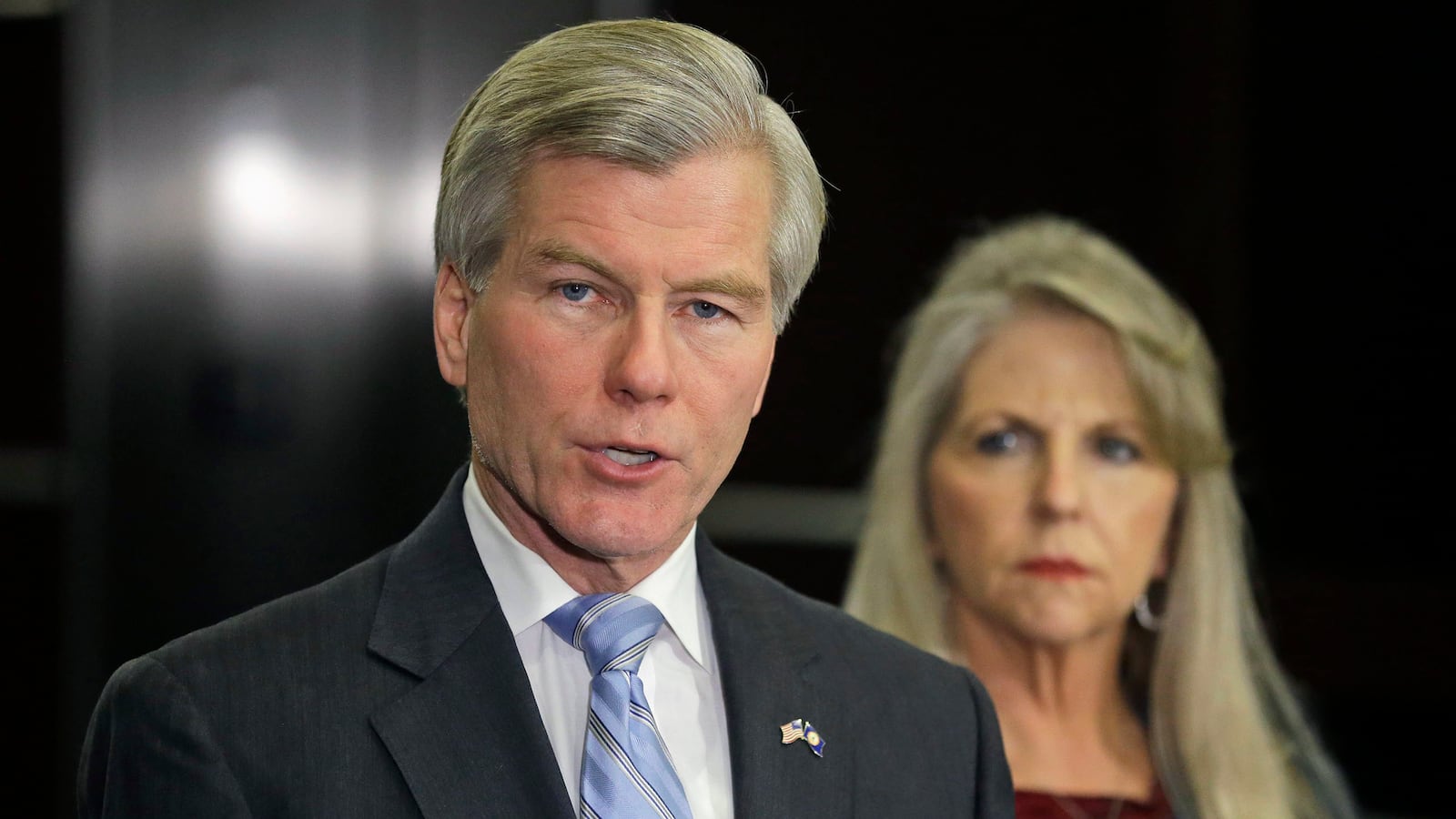 cheats/2014/01/23/gov-mcdonnell-rejected-plea-deal/140122-christie-unbecoming_be9gtc