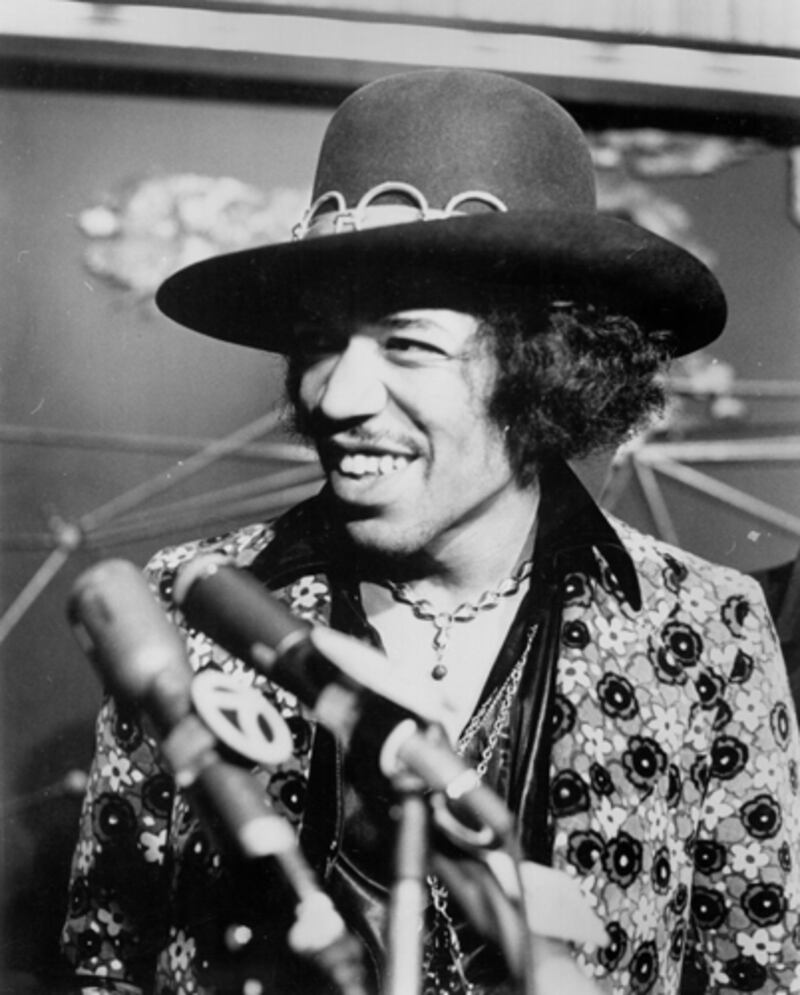 galleries/2012/05/28/elvis-presley-clint-eastwood-more-stars-who-served-in-the-military-photos/jimi-hendrix-stars-who-served-military_ifurwq