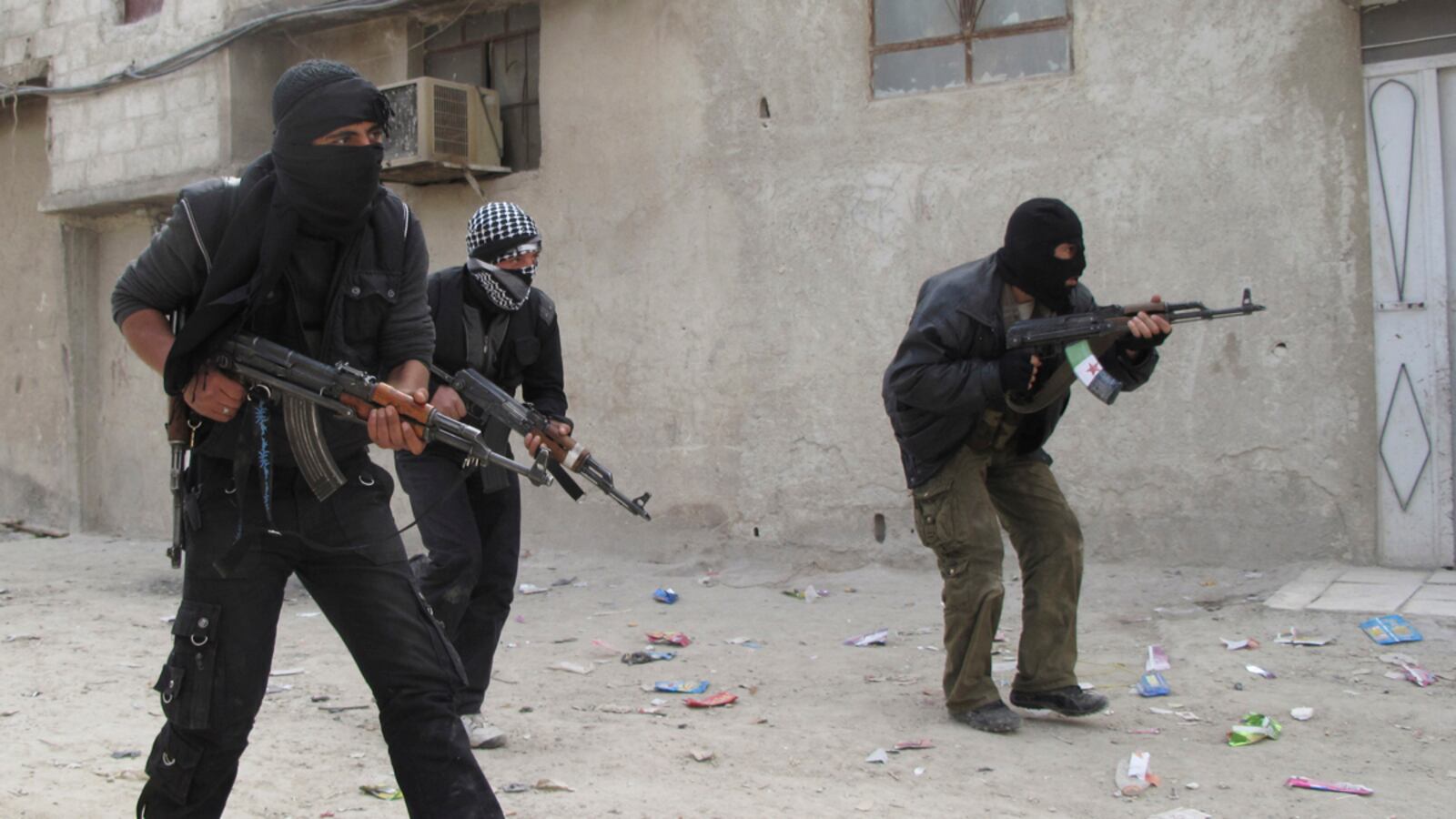 cheats/2012/04/04/u-n-team-races-to-damascus/syria-government-troops-attack-rebels-damascus-cheat_n56k1m