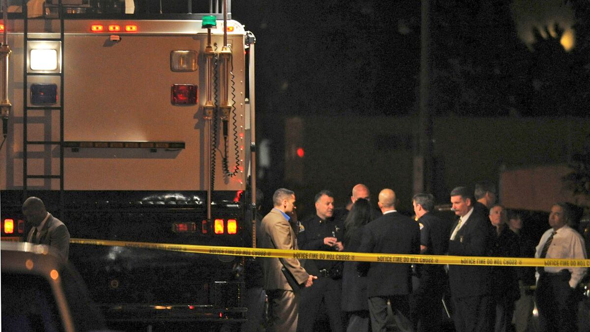 cheats/2012/02/17/federal-agent-kills-colleague/shooting-immigration-agents-long-beach-cheat_fsyj7f